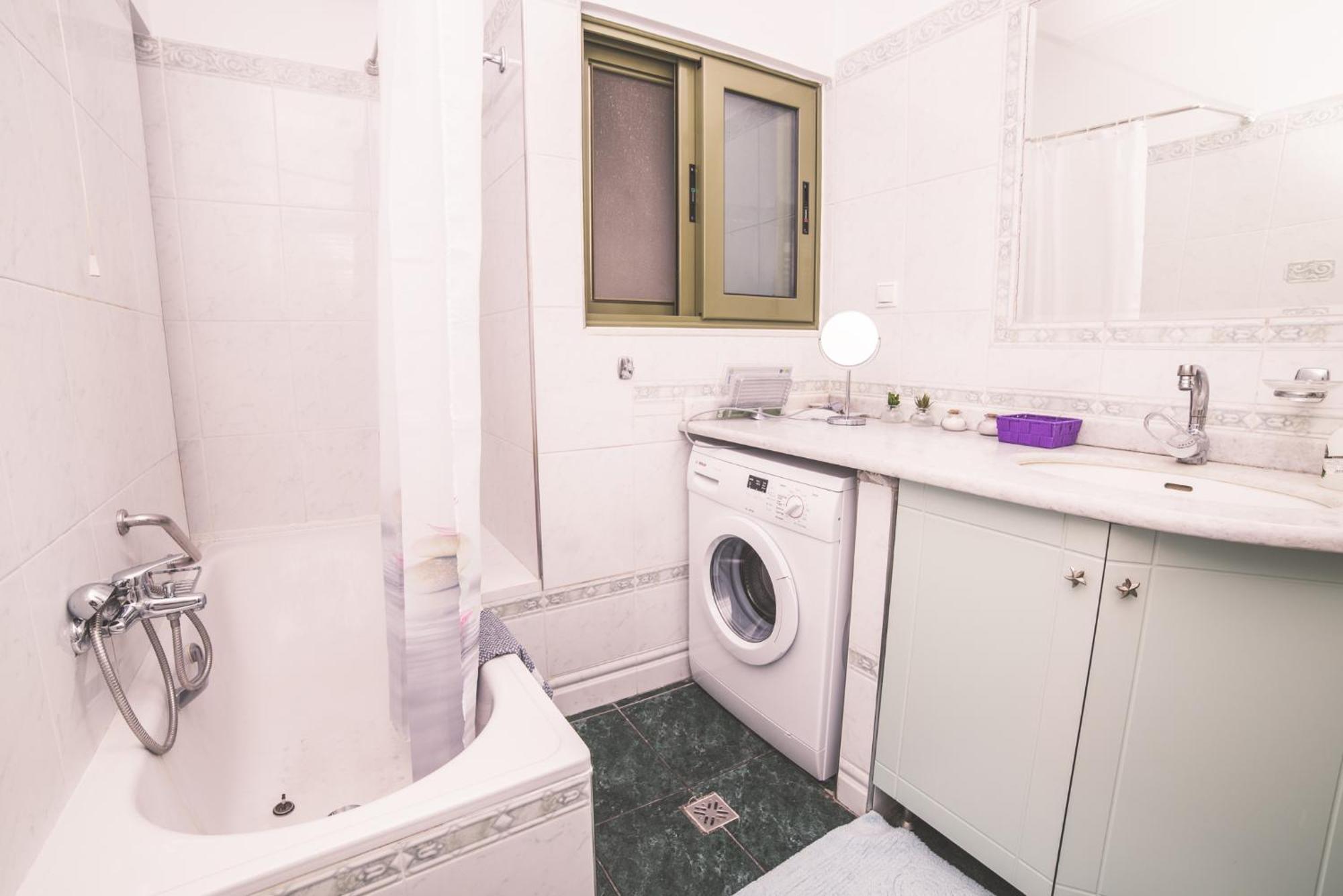 Lazarus 2Bd Apartment In The Center Patras Ngoại thất bức ảnh
