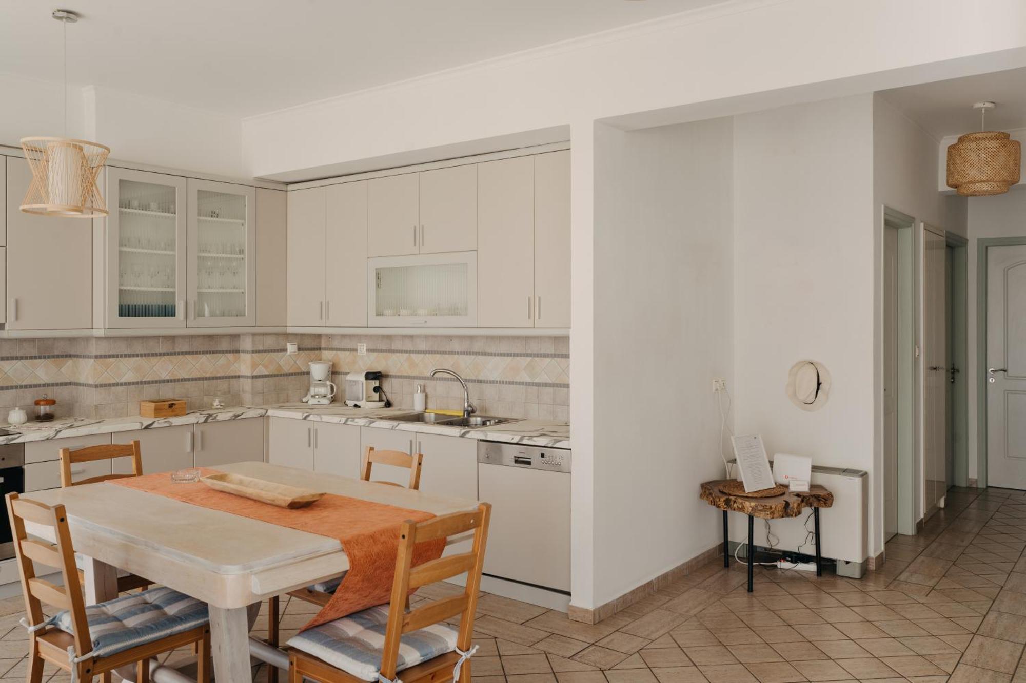 Lazarus 2Bd Apartment In The Center Patras Ngoại thất bức ảnh