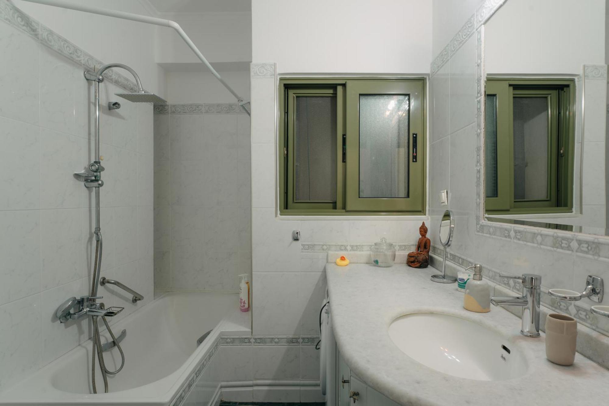 Lazarus 2Bd Apartment In The Center Patras Ngoại thất bức ảnh
